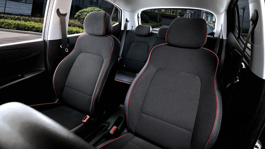 Asientos delanteros de tela en Grand i10 2026